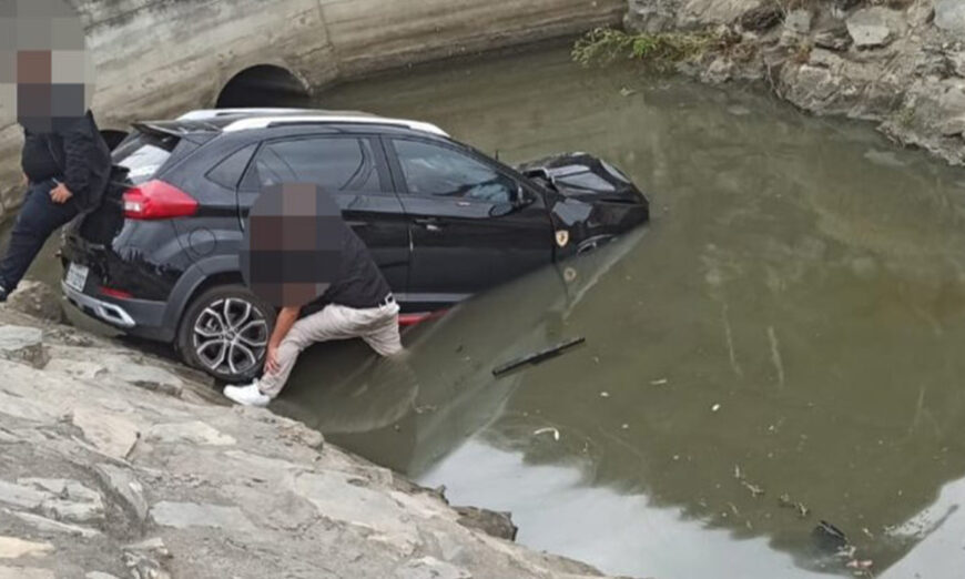 Dos fallecidos tras impacto entre un vehículo y una moto en vía Durán-Yaguachi.