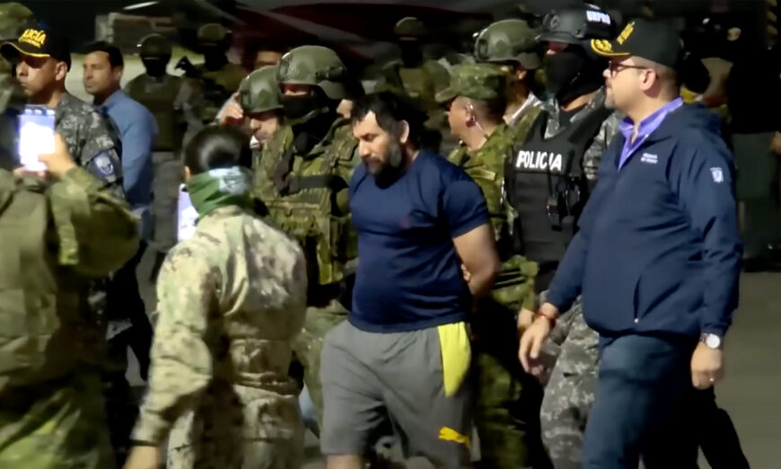 Alias ‘Fito’, cabecilla de Los Choneros, en el momento de su traslado en junio 2025. Captura de video