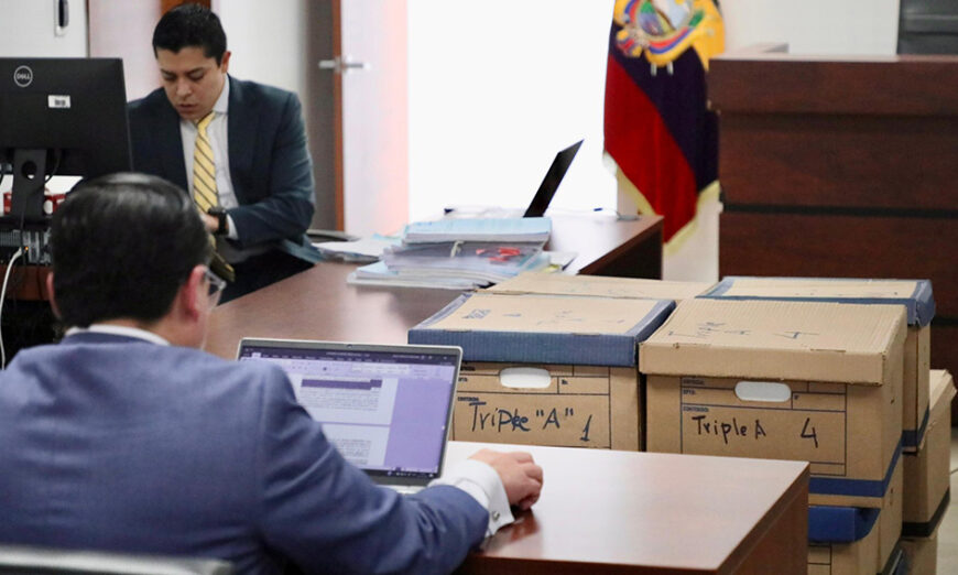debido a la inasistencia de 2 abogados defensores, se declara fallida la audiencia de juicio contra 16 personas naturales y 6 jurídicas. Foto tomada de X.