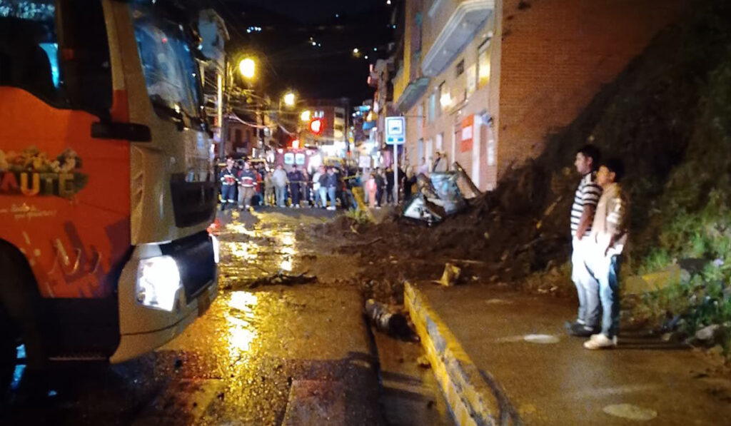 Deslave de tierra paute