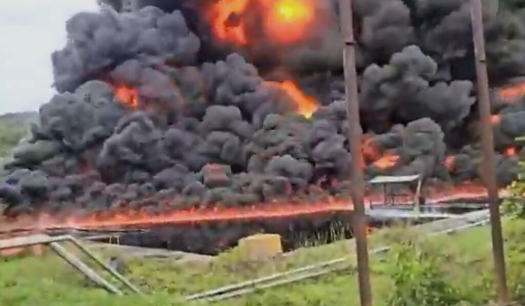 Incendio en refinería