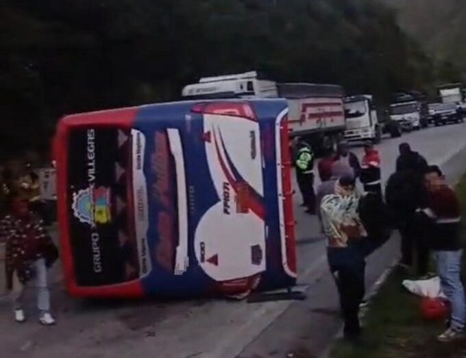 accidente en via a Colta